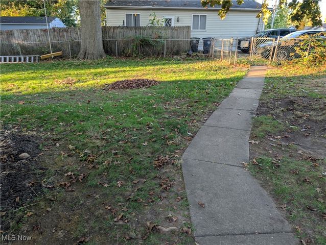 200 Stull Avenue, Akron, OH 44312