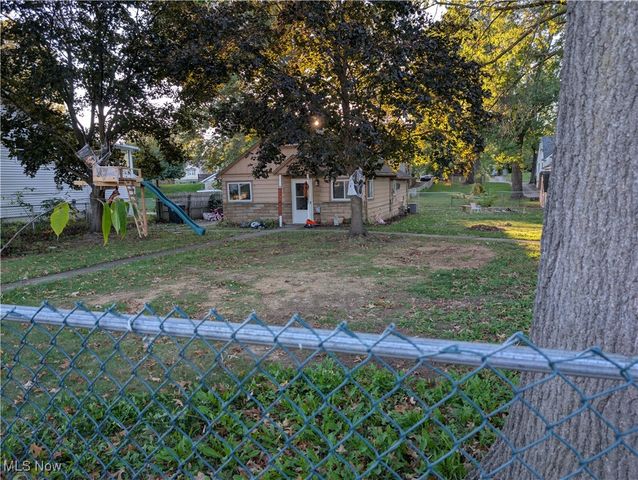 200 Stull Avenue, Akron, OH 44312