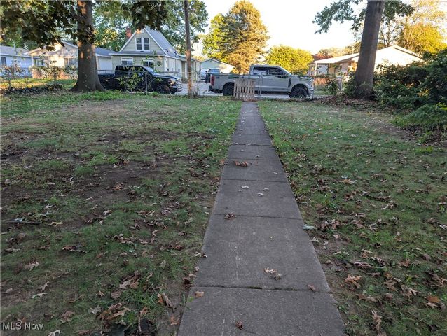 200 Stull Avenue, Akron, OH 44312