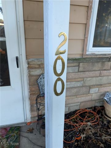 200 Stull Avenue, Akron, OH 44312