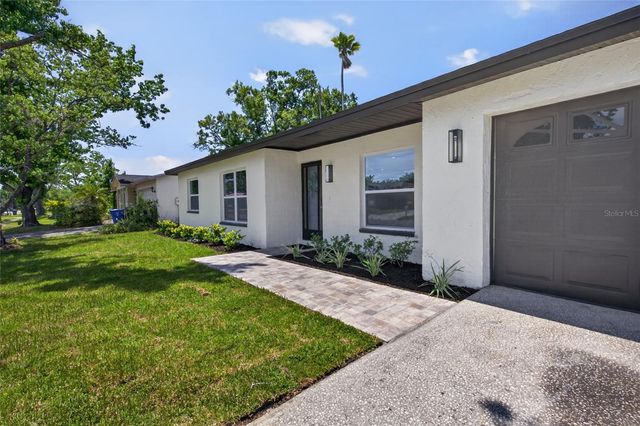 4430 RANCHWOOD LANE, Tampa, FL 33624