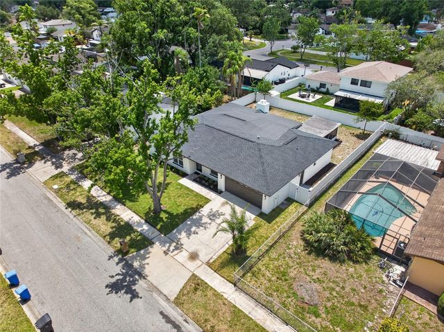4430 RANCHWOOD LANE, Tampa, FL 33624