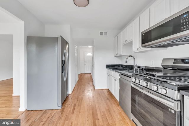 9636 WESTPORT LN, Burke, VA 22015