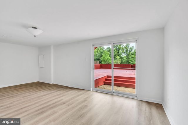 9636 WESTPORT LN, Burke, VA 22015