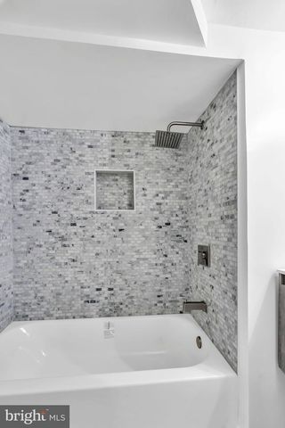 9636 WESTPORT LN, Burke, VA 22015