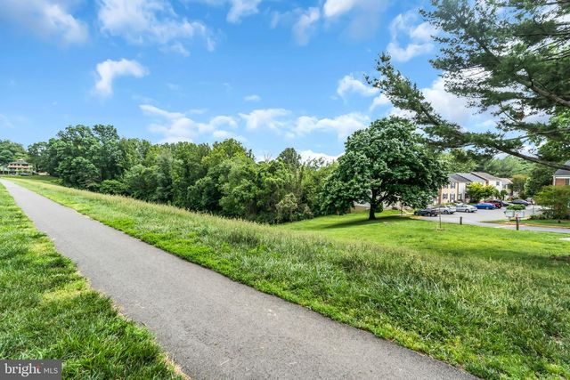 9636 WESTPORT LN, Burke, VA 22015