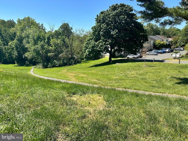 9636 WESTPORT LN, Burke, VA 22015