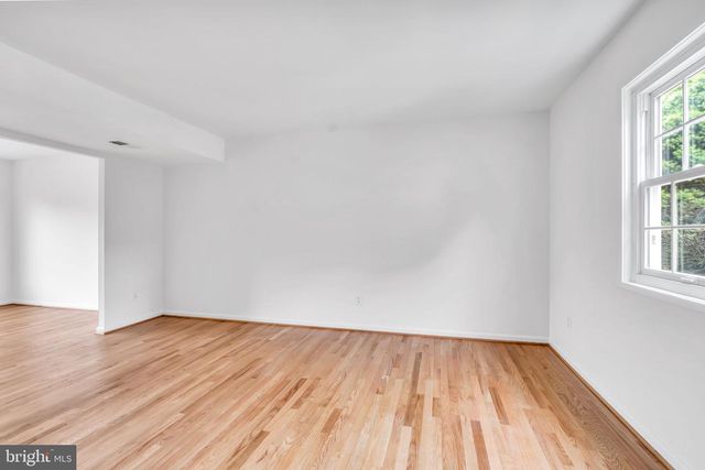 9636 WESTPORT LN, Burke, VA 22015