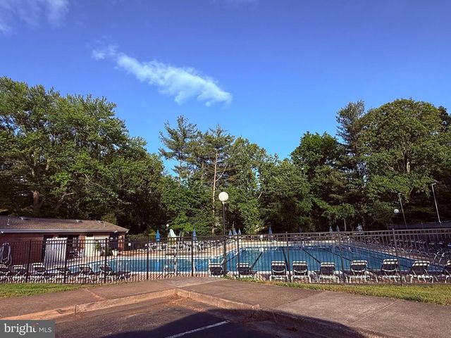 9636 WESTPORT LN, Burke, VA 22015