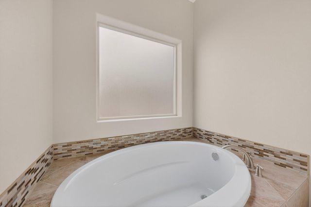 621 Primrose Avenue SW, Los Lunas, NM 87031
