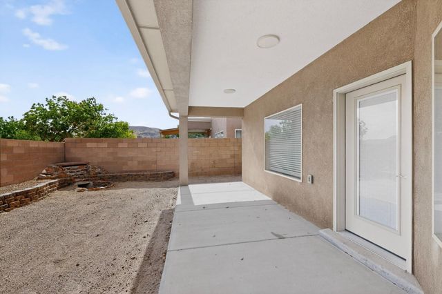 621 Primrose Avenue SW, Los Lunas, NM 87031