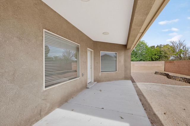 621 Primrose Avenue SW, Los Lunas, NM 87031
