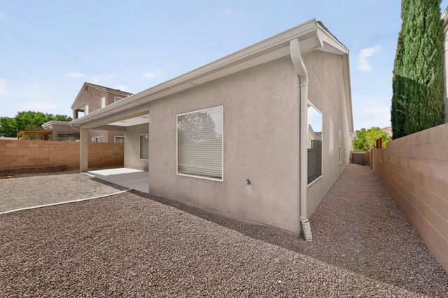 621 Primrose Avenue SW, Los Lunas, NM 87031