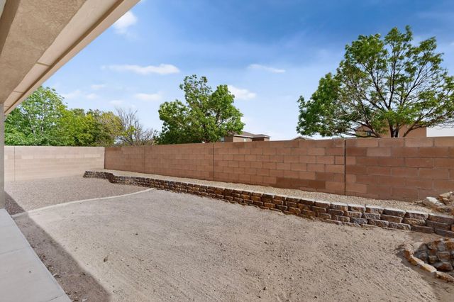 621 Primrose Avenue SW, Los Lunas, NM 87031