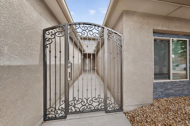 621 Primrose Avenue SW, Los Lunas, NM 87031