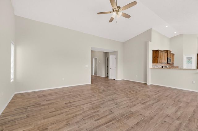 621 Primrose Avenue SW, Los Lunas, NM 87031