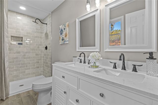 105 J Pearle Court, Easley, SC 29642