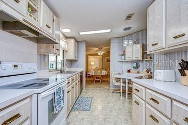 35151 COLONY HILLS DRIVE, Zephyrhills, FL 33541