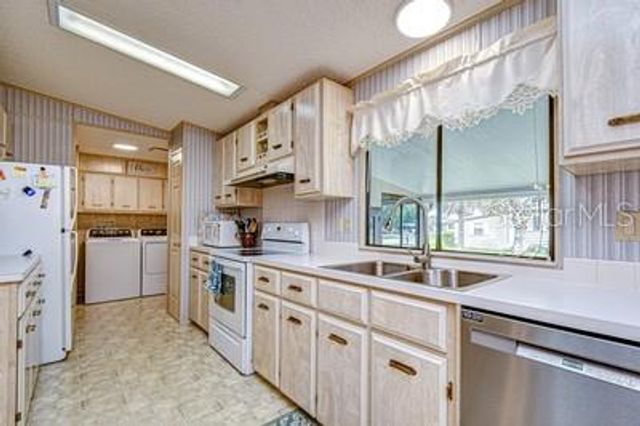 35151 COLONY HILLS DRIVE, Zephyrhills, FL 33541