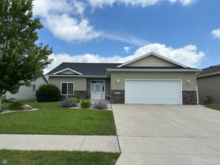 3352 24th Street S, Moorhead, MN 56560