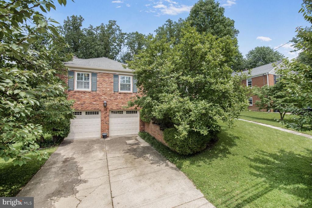 7205 RADNOR RD, Bethesda, MD 20817
