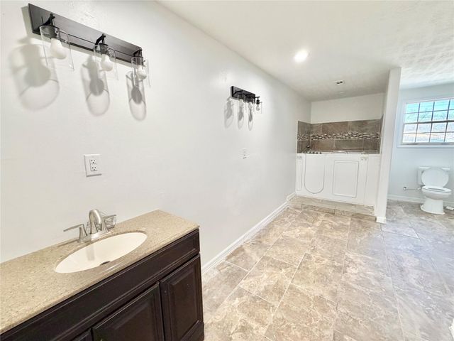 427 Oak Avenue, Crosby, TX 77532