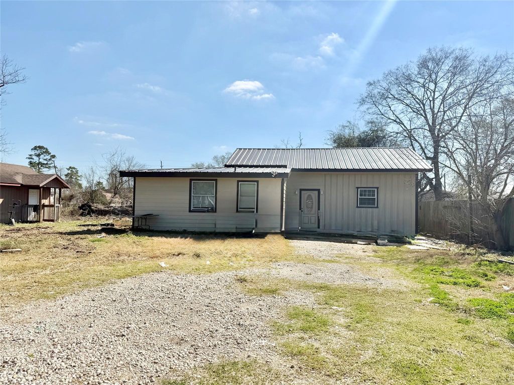 427 Oak Avenue, Crosby, TX 77532
