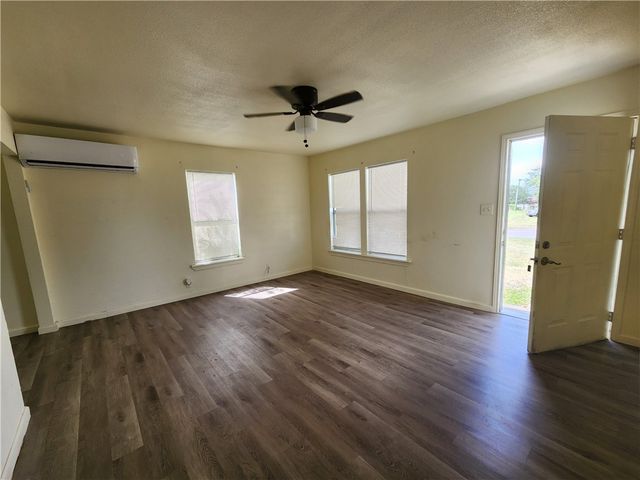 2301 Frederick Dr, Corpus Christi, TX 78417
