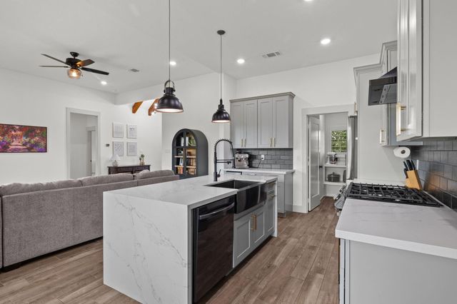 459 Green Meadows Drive, West Columbia, TX 77486
