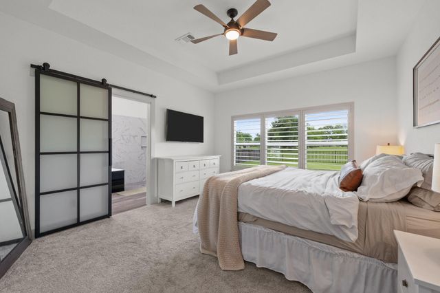 459 Green Meadows Drive, West Columbia, TX 77486