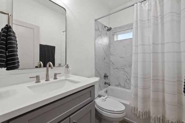459 Green Meadows Drive, West Columbia, TX 77486
