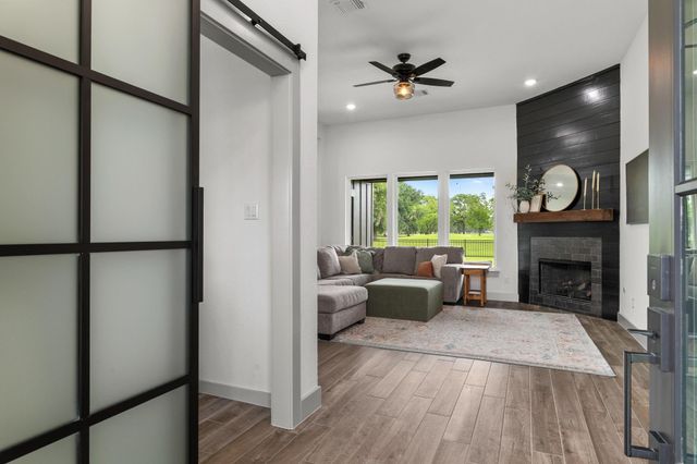 459 Green Meadows Drive, West Columbia, TX 77486