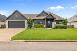 459 Green Meadows Drive, West Columbia, TX 77486