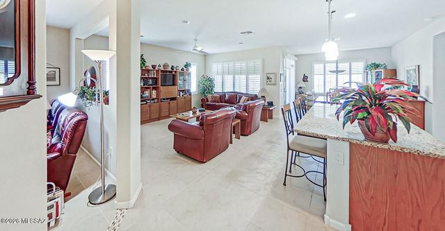 954 N Broken Hills Drive, Green Valley, AZ 85614