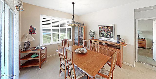 954 N Broken Hills Drive, Green Valley, AZ 85614