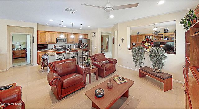 954 N Broken Hills Drive, Green Valley, AZ 85614