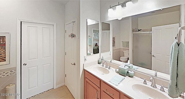 954 N Broken Hills Drive, Green Valley, AZ 85614