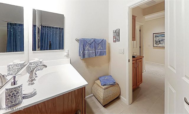 954 N Broken Hills Drive, Green Valley, AZ 85614