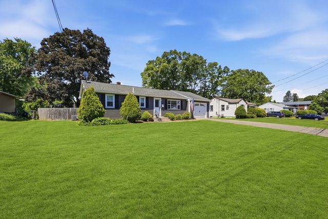 303 College St, Chicopee, MA 01020