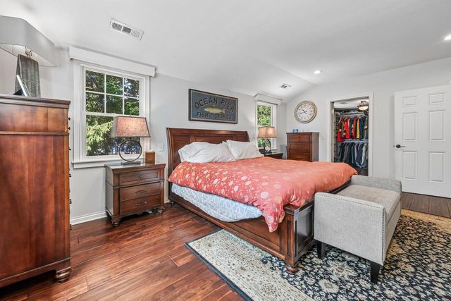 5109 N Woodburn STREET, Whitefish Bay, WI 53217