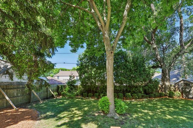 5109 N Woodburn STREET, Whitefish Bay, WI 53217