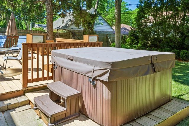 5109 N Woodburn STREET, Whitefish Bay, WI 53217