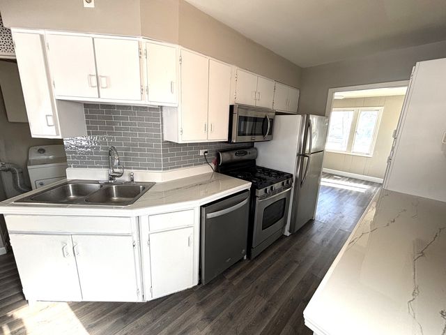 1320 S Wayside Drive, Villa Park, IL 60181