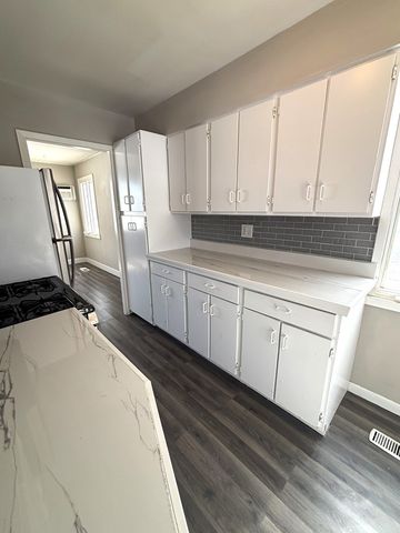 1320 S Wayside Drive, Villa Park, IL 60181