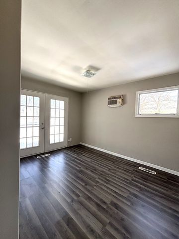 1320 S Wayside Drive, Villa Park, IL 60181