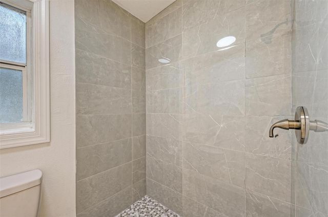 6703 N 30TH STREET, Tampa, FL 33610