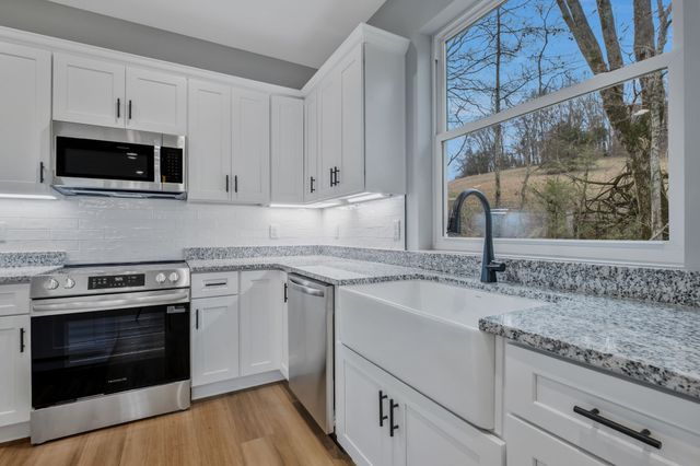 125 Scenic Ln, Hartsville, TN 37074