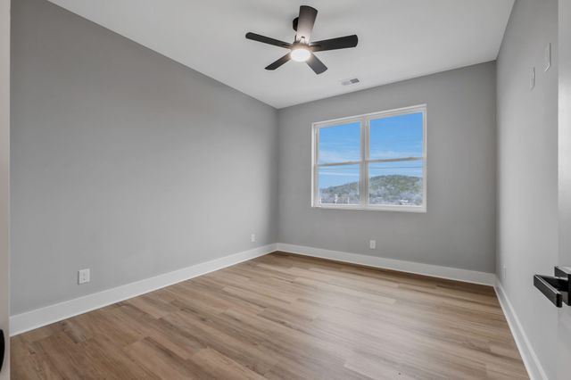 125 Scenic Ln, Hartsville, TN 37074