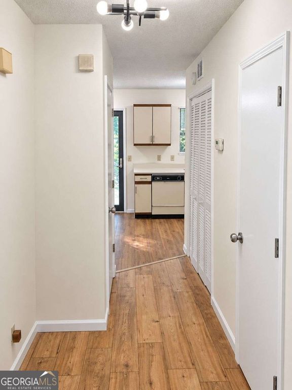 5459 Farmview Close, Stone Mountain, GA 30088 — photo 4