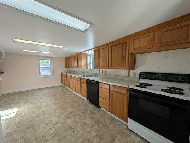 15 Church Street, Oneonta, NY 13861